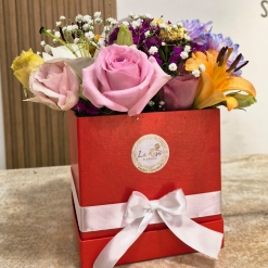 Box con flores + Bombones