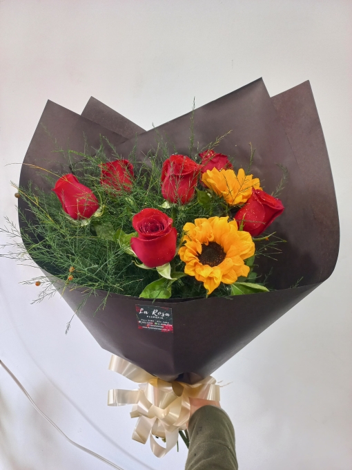 Rosas y Girasoles