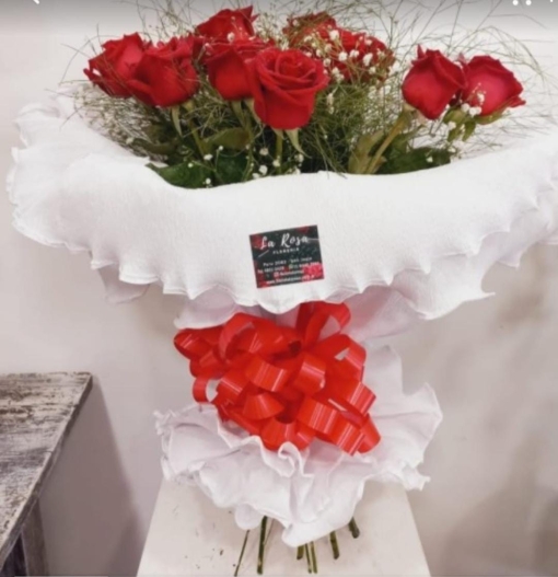 15 rosas en papel crepe