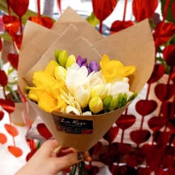 Ramito Mini Fresias en papel madera