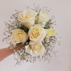 Ramo con 6 rosas blancas