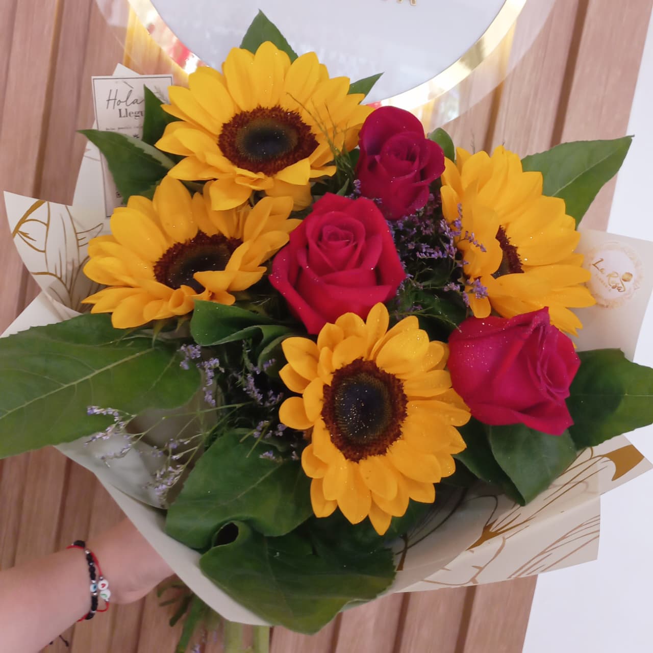 Rosas y Girasoles
