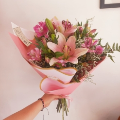 Lilium y Astromelias