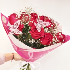 Rosas con mariposas