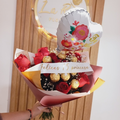 Rosas + Globo + Bombones + Banda
