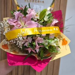 Lilium y Astromelias con banda